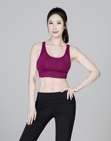 모델 이조이